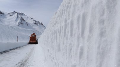 4 aydır kapalıydı: Van-Bahçesaray kara yolunun 36 kilometresi ulaşıma açıldı