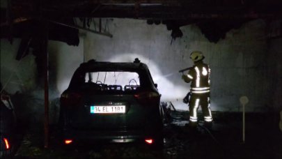 Otoparkta yangın çıktı, araçlar küle döndü!