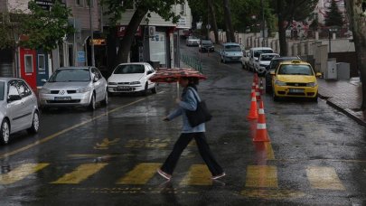 Kentte gök gürültülü sağanak etkili oldu