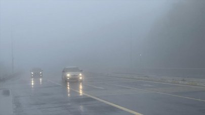 Bolu Dağı'nda sis ve sağanak ulaşımı etkiledi