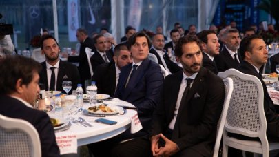 A Milli Futbol Takımı için Riva'da uğurlama yemeği düzenlendi