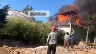 Pendik'teki iki katlı binada yangın çıktı