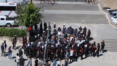 Görevden alınan DEM Partili başkanın yargılandığı davada gerginlik