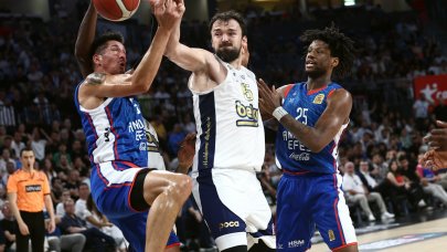 Fenerbahçe Beko, Anadolu Efes'i yenerek final serisinde 1-0 öne geçti