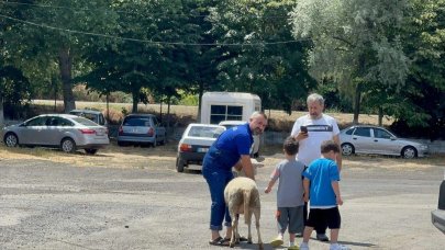 Kapalı pazar yerinde kurban kesimine izin verilmedi!