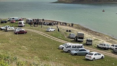 Serinlemek için girdikleri baraj gölü sonları oldu: 2'si kardeş 3 kişi boğularak can verdi