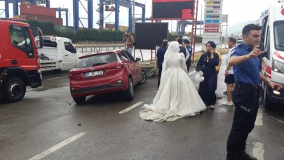 Gelin ve damat fotoğraf çekimine giderken kaza yaptı!