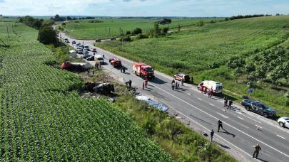 Ukrayna’da kamyon ve minibüs çarpıştı: 14 ölü