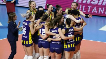 Fenerbahçe Kadın Voleybol Takımı'nın yeni antrenörü belli oldu