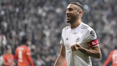 Cenk Tosun Fenerbahçe’ye doğru!