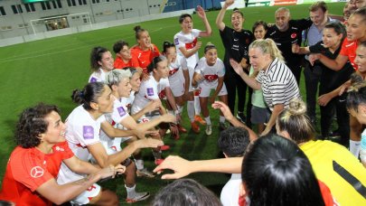 A Milli Kadın Futbol Takımı play-off’ları garantiledi