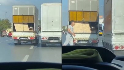 İstanbul'da yol verme tartışması: Aracın önüne geçti, sürücünün üzerine yürüdü