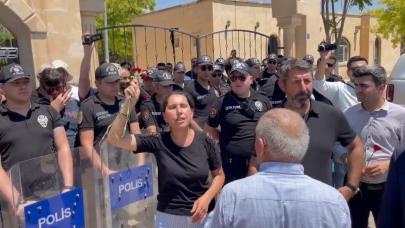 Şanlıurfa'da anma gerginliği: Polis barikat kurdu