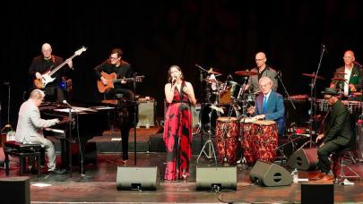 Pink Martini İstanbul'da müzikseverlerle buluştu