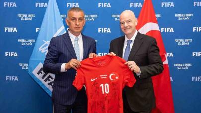 TFF Başkanı Hacıosmanoğlu, FIFA Başkanı Infantino ile buluştu