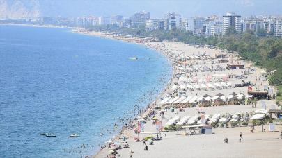 Antalya sahillerinde sıcak hava yoğunluğu: Nem oranı yüzde 71'e ulaştı