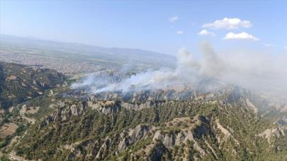 Manisa Salihli'deki orman yangınına müdahale devam ediyor