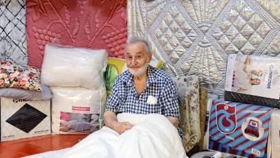 Askerde öğrendi, 70 yıldır yorgan dikiyor