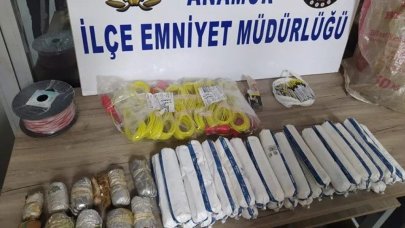 Mersin'de 19,5 kilo jel dinamit ele geçirildi; 2 şüpheli gözaltına alındı