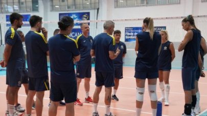 Fenerbahçe Kadın Voleybol Takımı, yeni sezonu açtı!