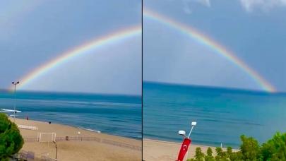 Bartın'da yağmur sonrası deniz üzerinde renk cümbüşü: Gökkuşağı büyüledi