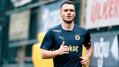 Filip Kostic ilk antrenmanına çıktı