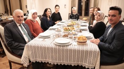 Takipçisiyle iftarda buluştu