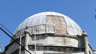 İstanbul Topkapı'daki Mimar Sinan'ın türbesinin hali içler acısı!