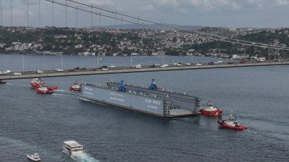 İstanbul Boğazı'nda gemi trafiği çift yönlü olarak kapatıldı