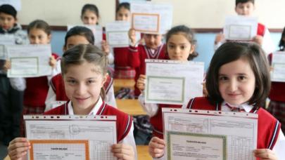 Karne günü okula saat kaçta gidilecek - Karneler kaçıncı derste alınacak