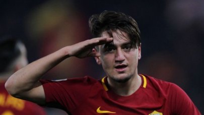 Cengiz Ünder AS Roma ile sözleşmesini uzattı