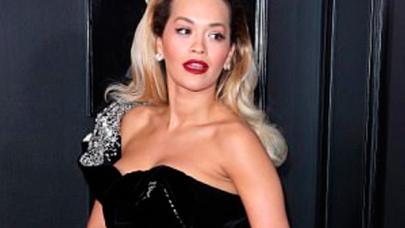 Grammy Ödülleri'ne Rita Ora damgası! Frikik vermemek için her şeyi yaptı