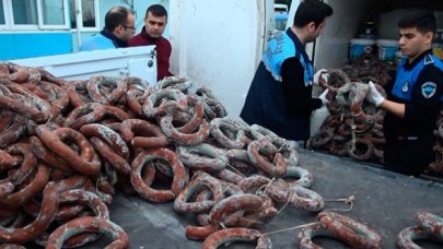 Sultangazi'de küflü ve bozuk gıda satanlar yakalandı