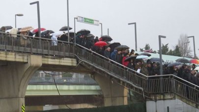 Altunizade'de metrobüs çilesi