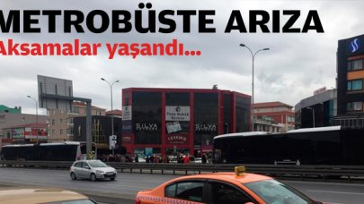 Avcılar'da metrobüs arızası uzun kuyruklar oluşturdu