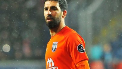 Arda Turan: Futbol oynamaya devam edeceğim