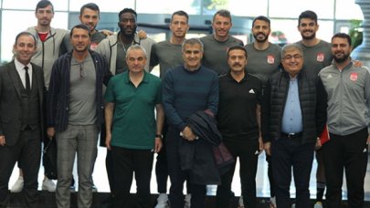 Şenol Güneş, Sivasspor kampını ziyaret etti