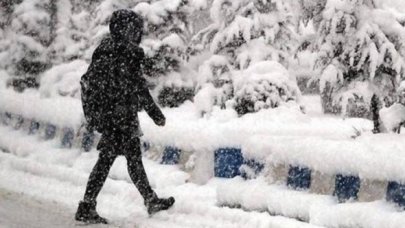 METEOROLOJİ UYARDI: İSTANBUL'A KAR GELİYOR