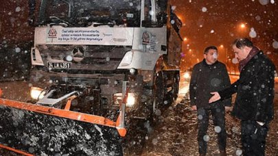 Beylikdüzü'nde kar önlemi! Mehmet Murat Çalık uyarılarda bulundu