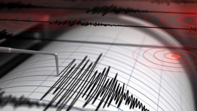 Son dakika... 4.4'lük deprem! Van sarsılmaya devam ediyor