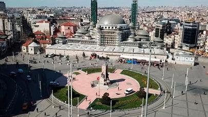 İstanbul meydanlarındaki sessizlik havadan fotoğraflandı