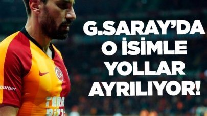 Galatasaray'da Şener Özbayraklı'nın bileti kesildi