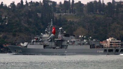 NATO savaş gemileri Boğaz'dan geçti