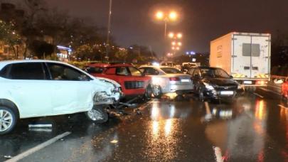 İstanbul'da korkunç kaza! 10 araç birbirine girdi