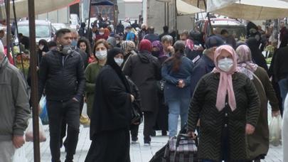 Pazarlarda yoğunluk sürüyor! Fatih Çarşamba Pazarı'nda insan kalabalığı