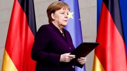 Merkel açıkladı: Almanya sınırları kademeli olarak açılıyor