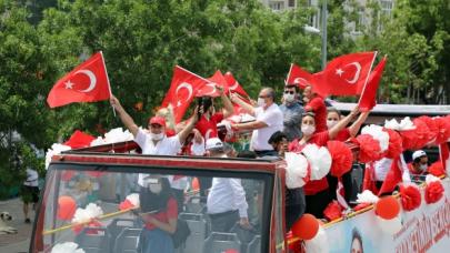 Gençliğe Hitabe binalara yazıldı