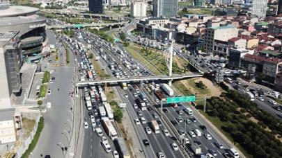 İstanbul'da cuma trafiği yoğunluğu