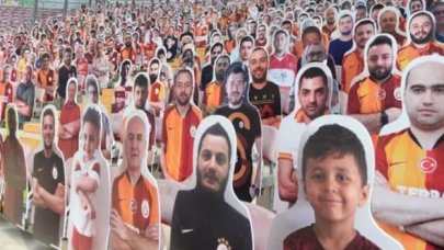 Galatasaray taraftar maketlerini stada yerleştirdi