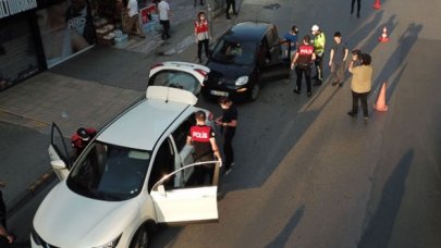 İstanbul'da 9 ilçede "Dar alan uygulaması" yaptı, 25 şüpheli yakalandı